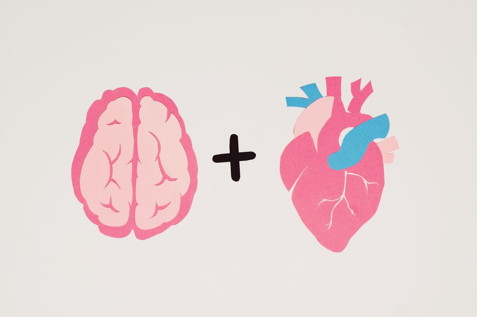 Infographic illustrating the benefits of Moringa tea for heart health