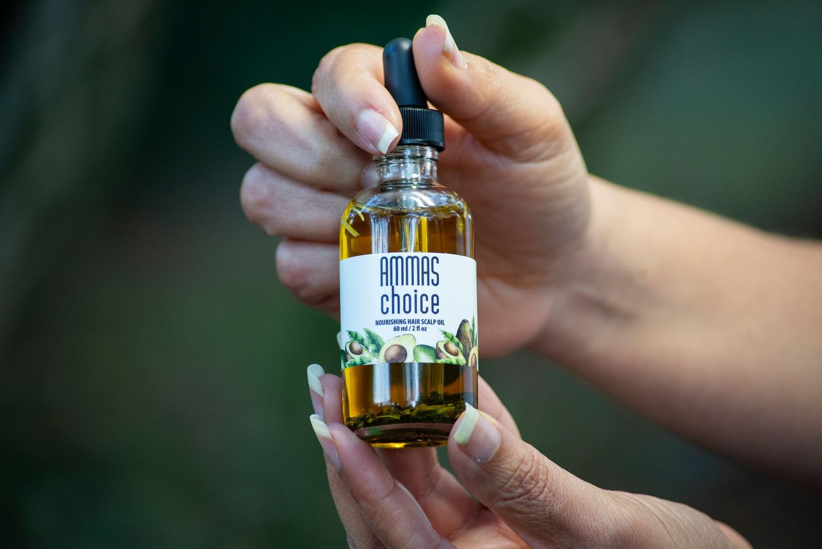 Avocado oil skin benefits illustration