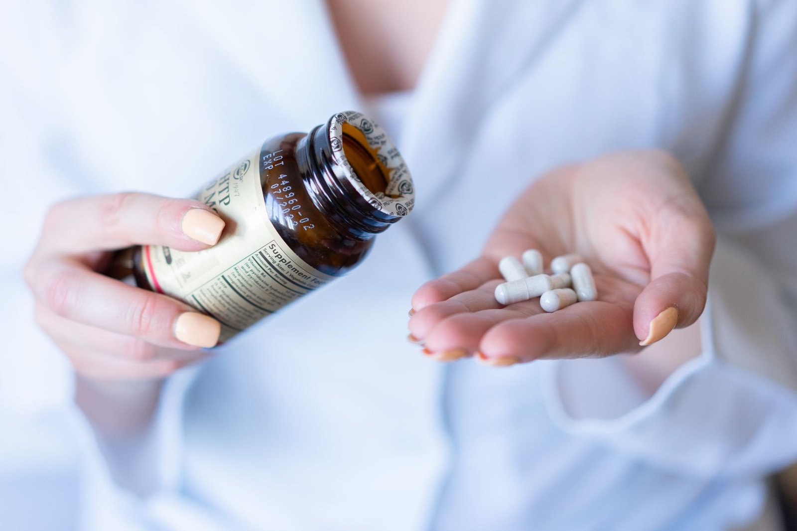 A comparison chart between cranberry juice and supplements
